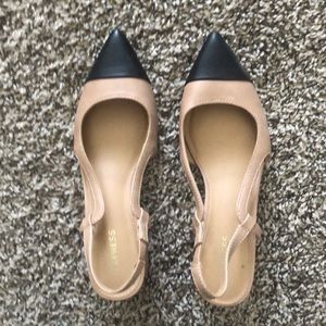 Size 6 small heeled dress shoes